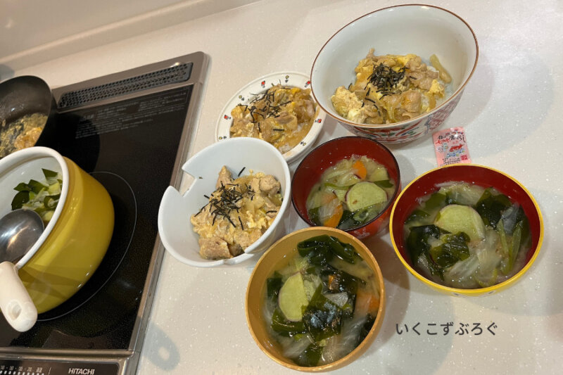ヨシケイプチママメニュー例：親子丼、具沢山お芋汁
